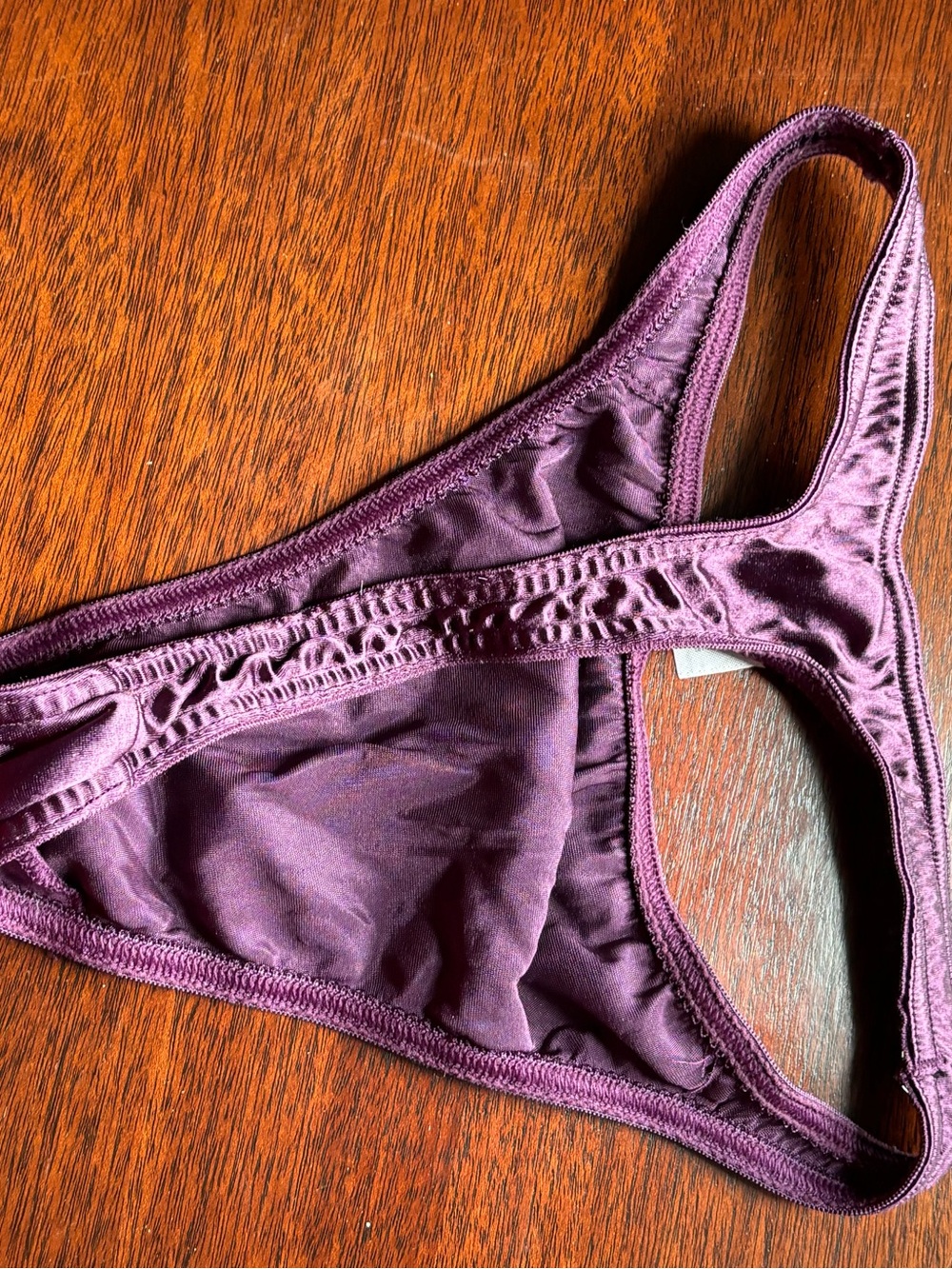 Four M/6 thong panties - Victoria Secret, Delicates and B.Tempted. - Picture 5 of 8